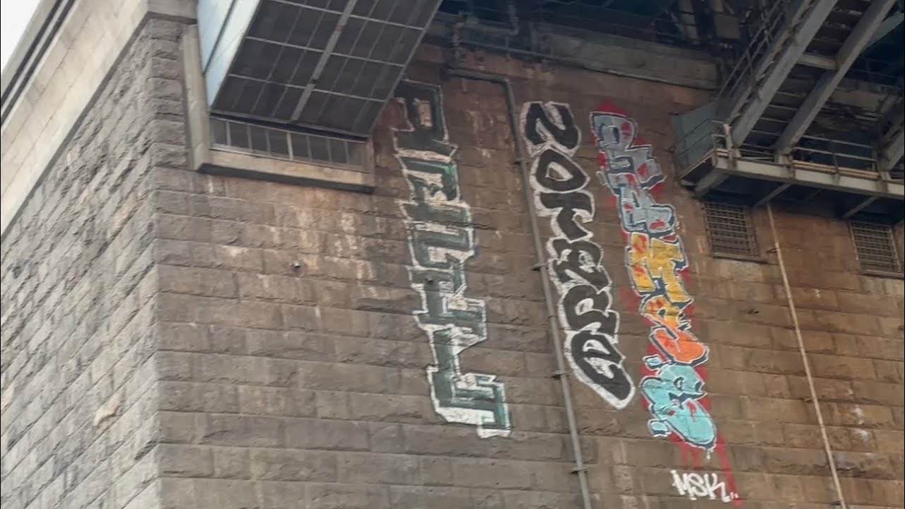 (NYC) New York City Graffiti Drone