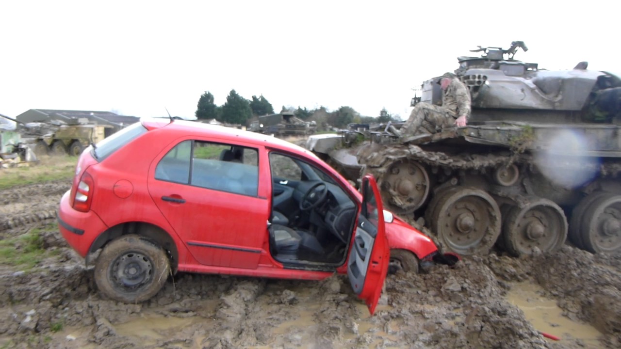 Pytec - Chieftain tank crushing Skoda Fabia car