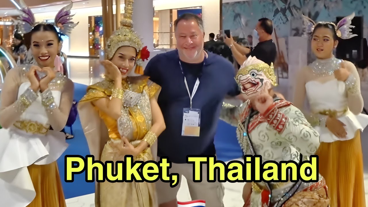 Phuket Central Floresta - Traditional Thai Dancing Routine
