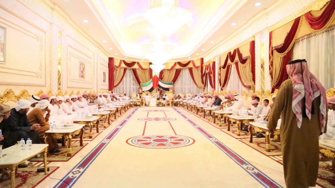 يقيم الشيخ خالد بن طناف المنهالي اجتماعات للشباب  كذلك غرس الهوية الوطنية  وذلك في مجلسه