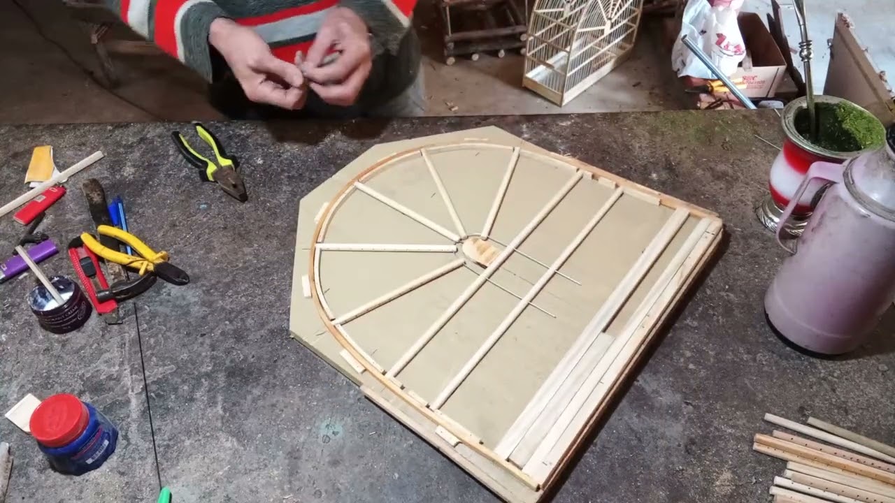 Fabricando os arcos e montando uma gaiola Raio de Sol...Deus nos abençoe a paz do SENHOR