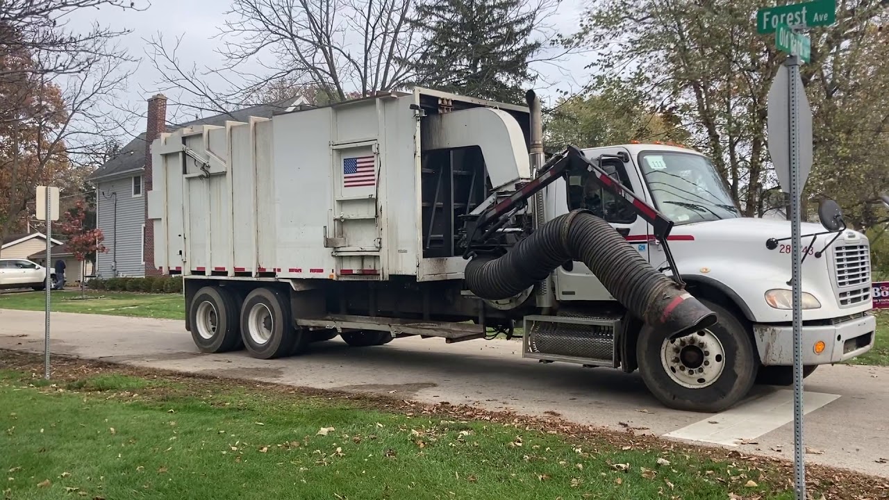 PLD Leaf Vacuum Garbage Trucks!