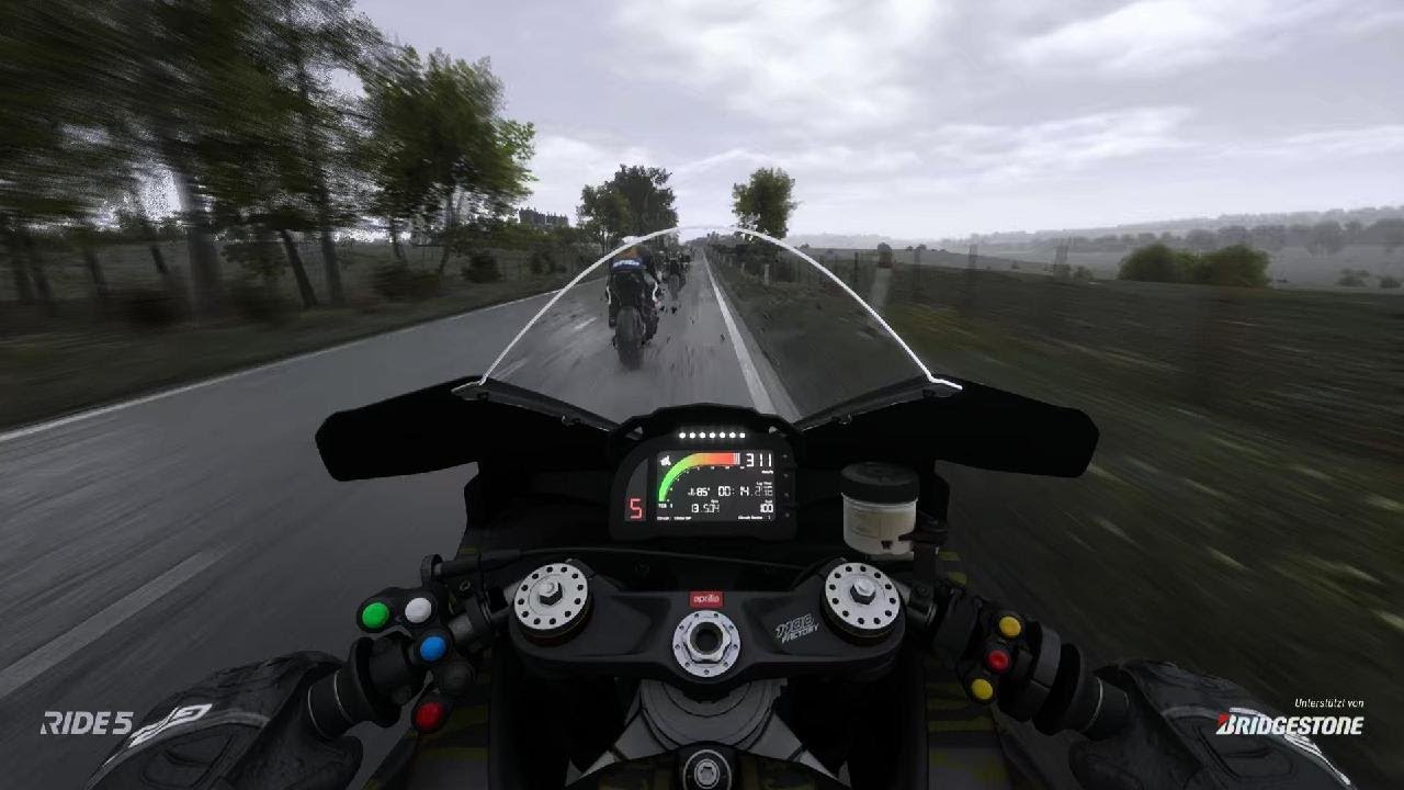 Nasse Straße, kein Fehler erlaubt 😱 | RSV4 Factory Ulster GP
