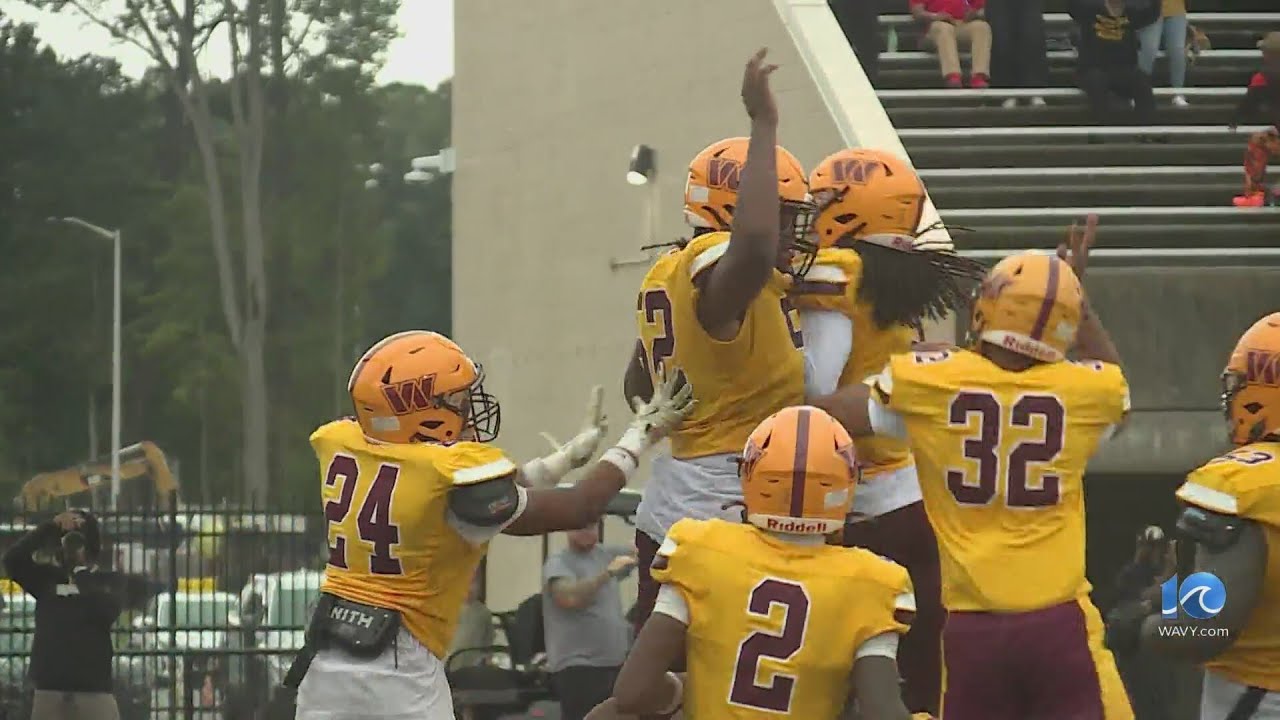 Warwick stuns Phoebus 34-20, snaps Phantoms 51 game winning streak