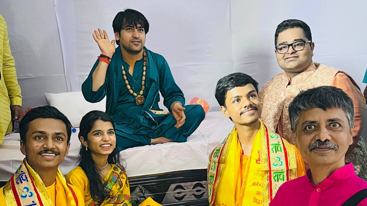 Maithili Thakur met Bageshwar Dham Sarkar 🚩