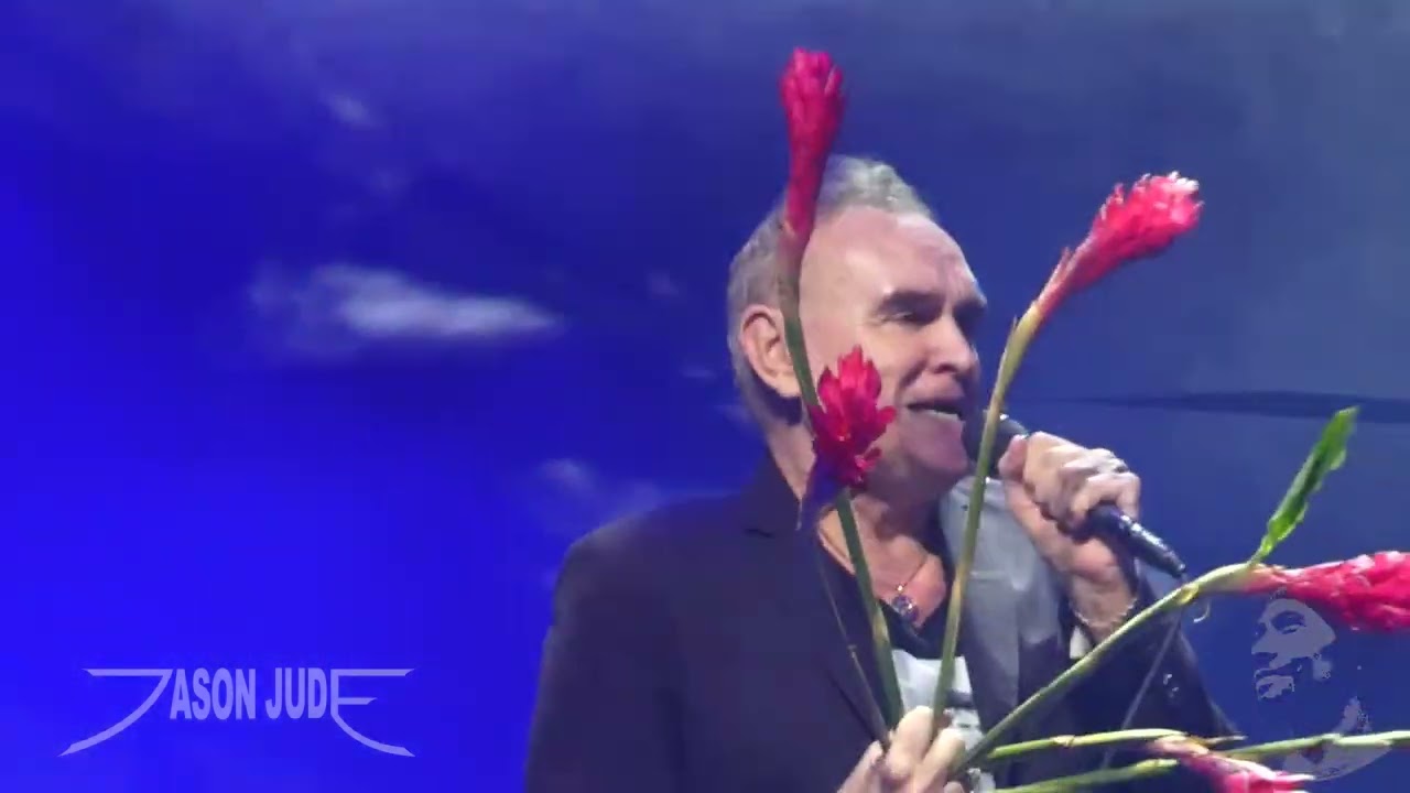 Morrissey - There Is A Light That Never Goes Out [HD] LIVE SAN ANTONIO 1/10/2026