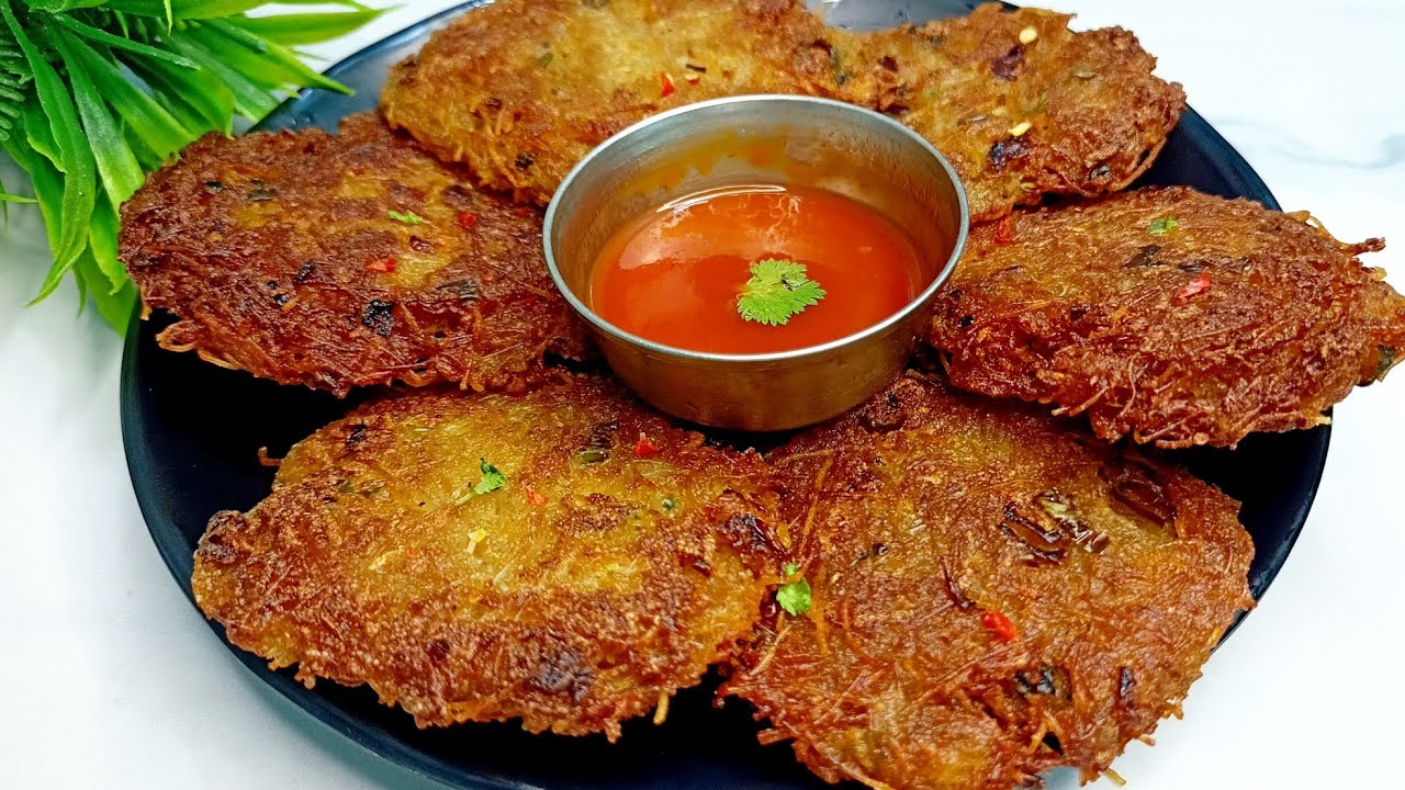 केवल 1 कच्चे आलू  से बना गरमा गरम कुरकुरा नाश्ता जो भी खाए खाता ही जाए | Crispy aalu ka nashta