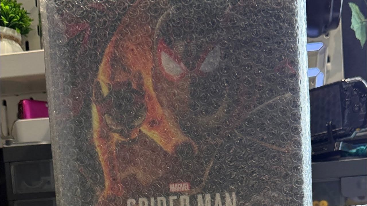 Распаковка и обзор  ￼ Marvels Spider-Man: Miles Morales, cale Miles Morales (Bodega Cat Suit) 