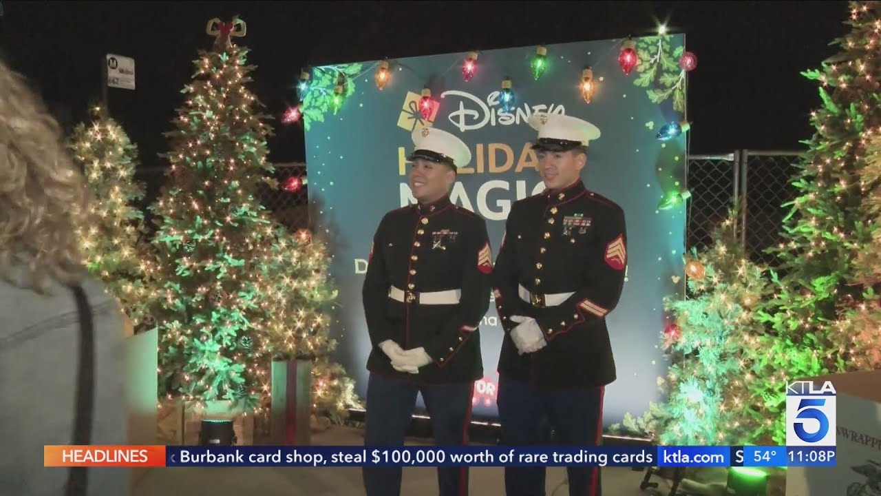 Iconic Christmas Tree Lane lights up in Altadena