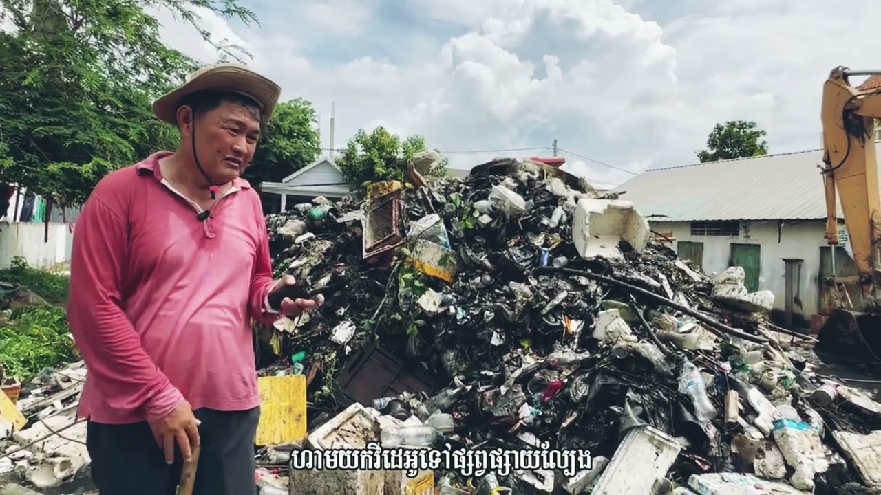 Construction Side: លោក Pang Lyda ដឹកនាំក្រុមការងារស្តារប្រឡាយដែលកកស្ទះដោយសារសំរាម