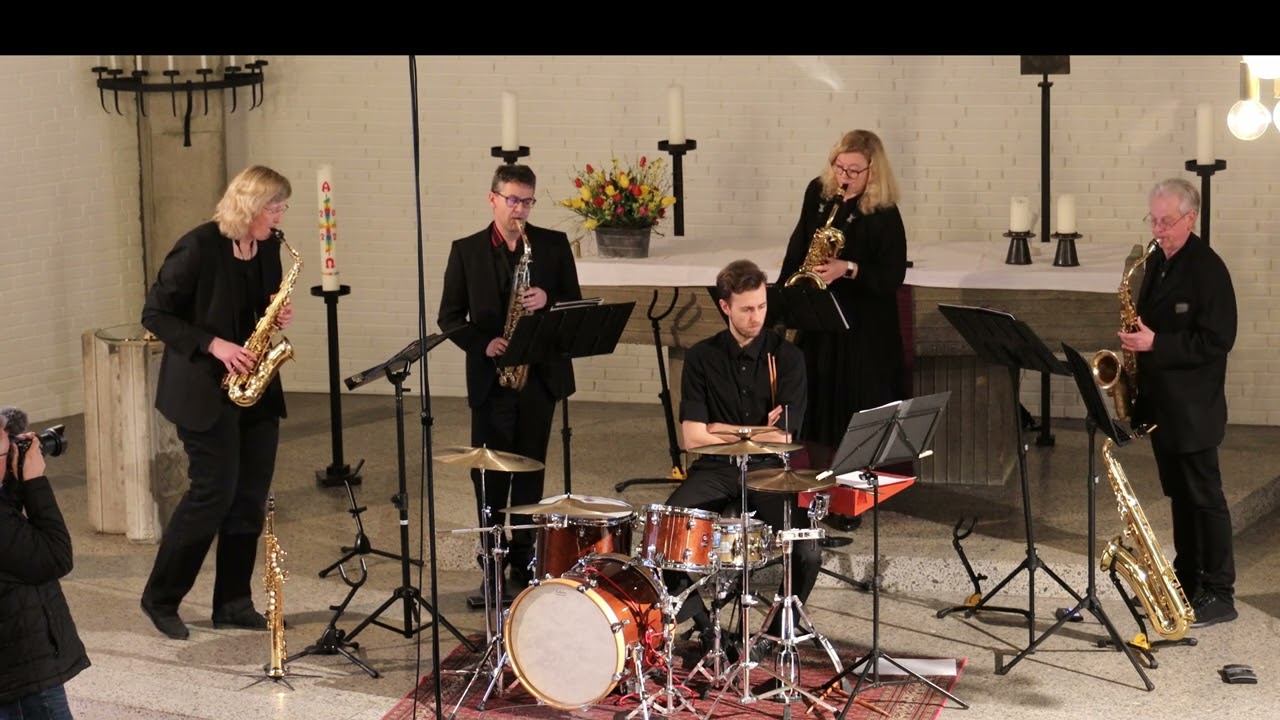 Close your Eyes and listen - Saxophonquintett QWAIN