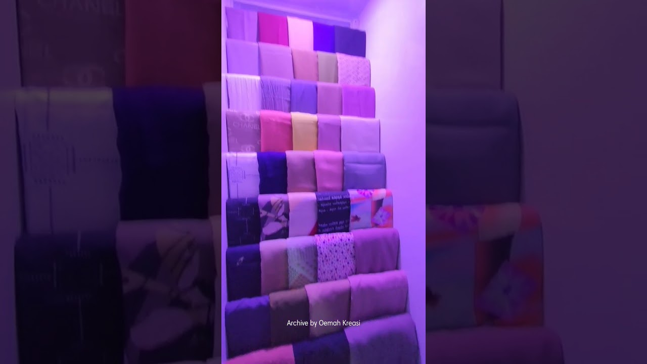 Lemari Etalase 2 Pintu Tempat Tas dan Kerudung | Oemah Kreasi