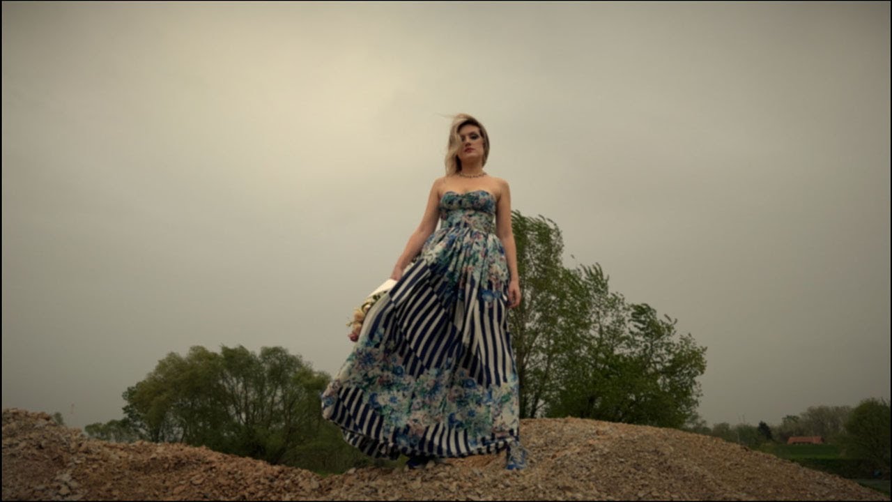 Mirna - Samo da pobjegnem (Official video)