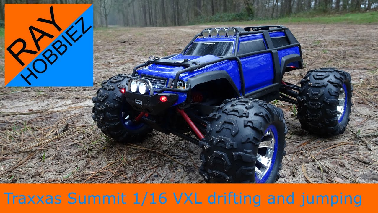 Traxxas Summit 1/16 VXL  drifting and jumping