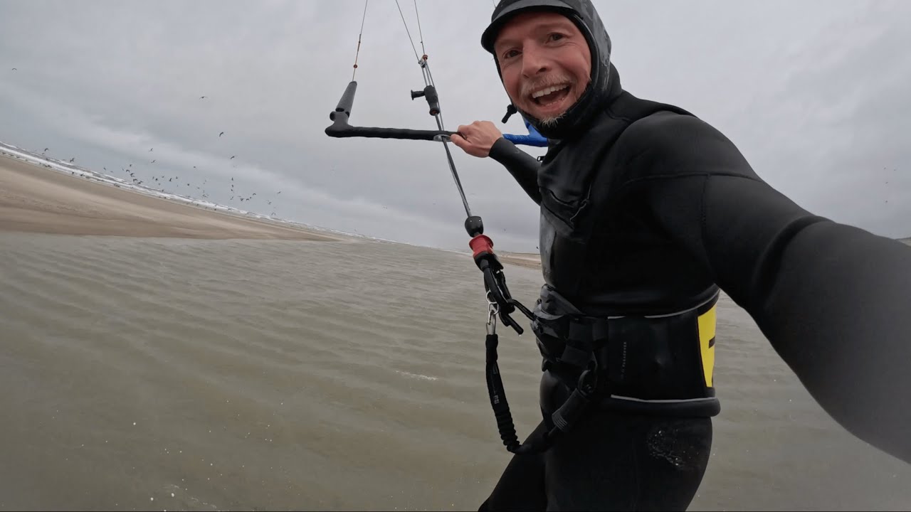 10m Edge on 15m lines in 30 knots - LEN10 Downwinder