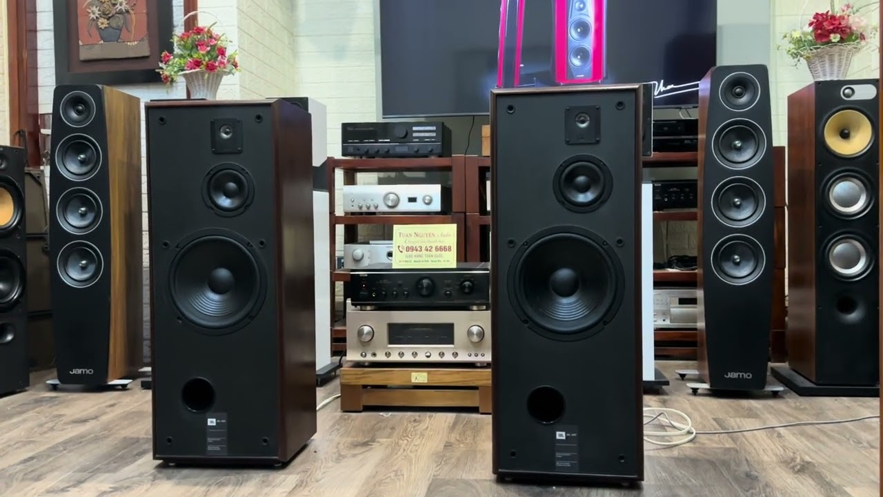 Loa mỹ JBl 4900 ( bass 25) chơi đa dòng nhạc , hay vượt tầm giá ít có đối thủ, giá rẻ hơn loa nhật. 