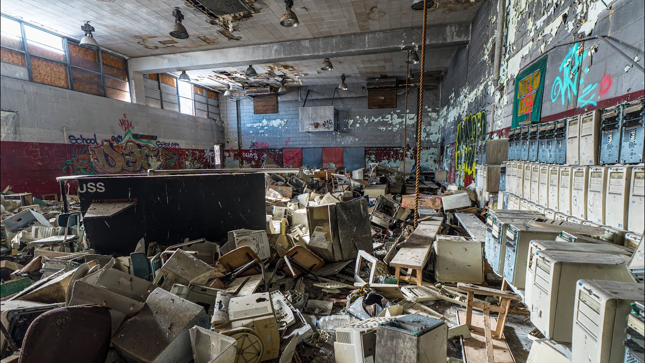 Exploring Gary, Indiana’s Abandoned School - Filled with Computers