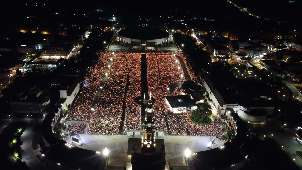 Milhares de Velas Iluminam Fátima 🕯️ Procissão Vista por Drone | 12 de Maio 2020