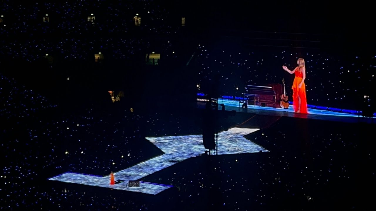 London Wembley Eras Tour Night 1 - The Black Dog x Come Back Be Here x Maroon