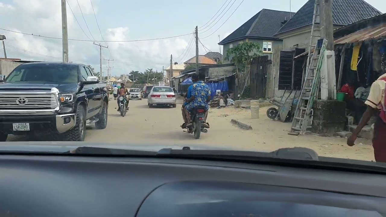 A drive through video of De-Castle, Awoyaya