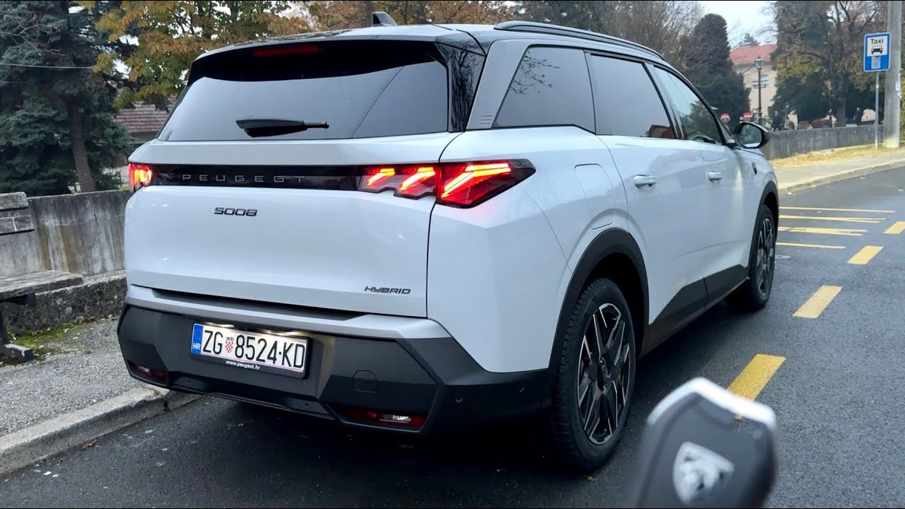 PEUGEOT 5008 48V HYBRID (2025) - EVENING POV test drive (IMPRESSIVE 21-inch PANORAMIC screen)