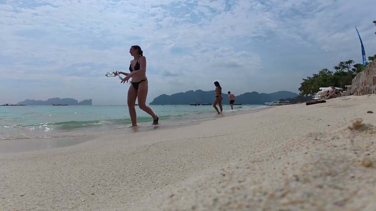 The beach in Phi Phi | Thailand Amazing views