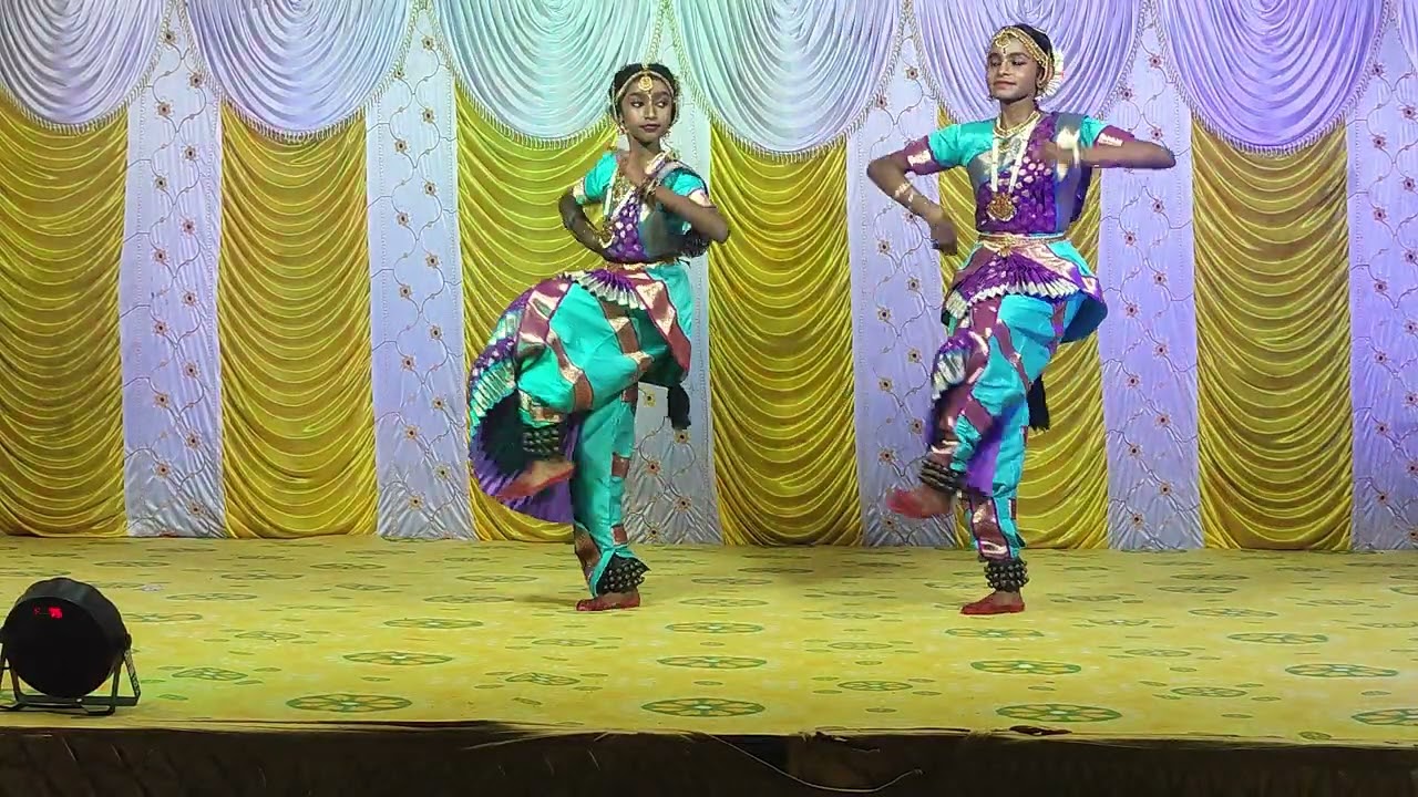 Bharata Natyam perforformance for Ganapathi Talam by Yashvitha and Niyathi