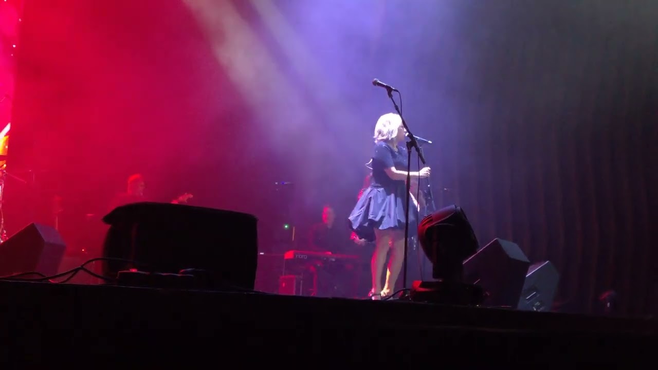 Vanna - Ti se varaš/ Ja imam snage za to/ 24 sata (Live in Belgrade)