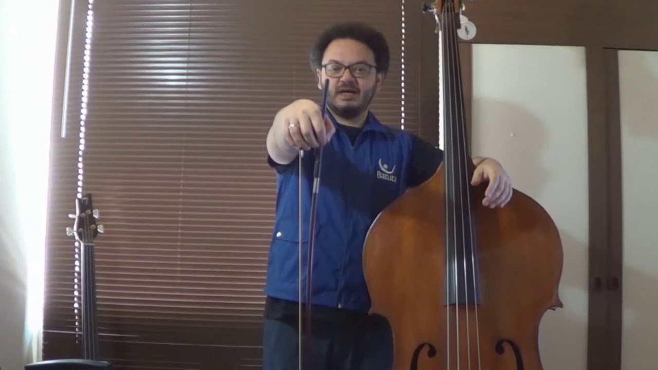 Desarrollo instrumental. Cuerda baja. Agarre del arco alemán en el contrabajo
