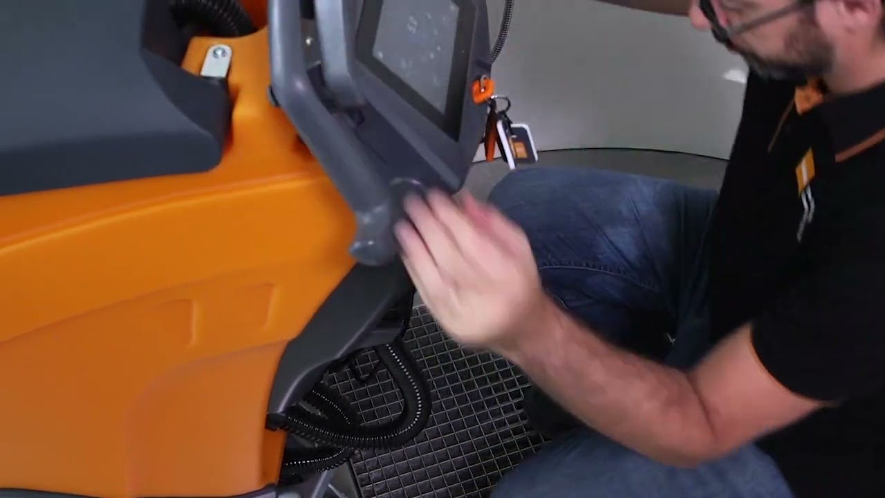 TASKI Ultimaxx 1900, 2900 - film instruktażowy (moduł z 1 szczotką okrągłą)