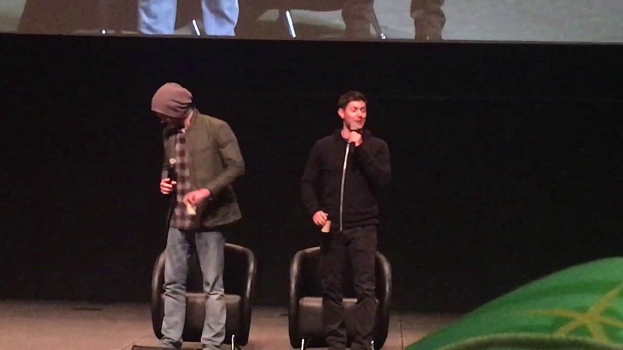 Supernatural AHBL8 2017- Jared accidentally kicking Jensen in the face.