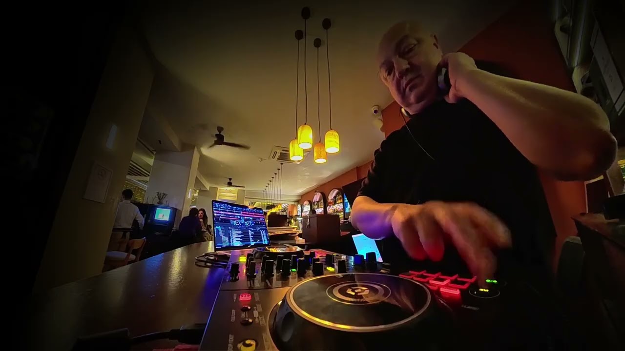Kitchen & Cocktail Bar in Suadiye Istanbul📍Dance House Mix by Ata Emre 2025.12.26