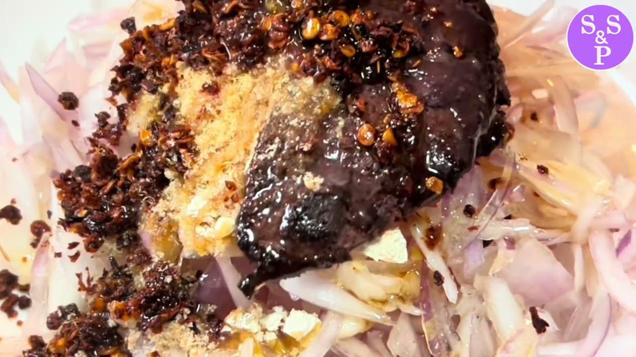 ကြက်သွန်နီသုပ် Onion Salad