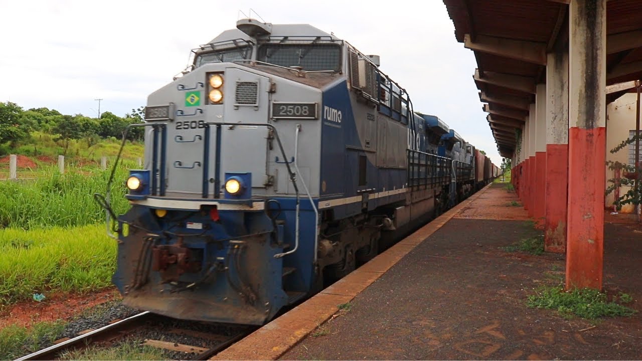 Trem na Velha Estação de Urânia - Estrada de Ferro Araraquara