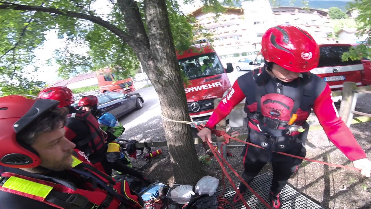 soccorso fluviale con i vigili del fuoco Alto Adige
