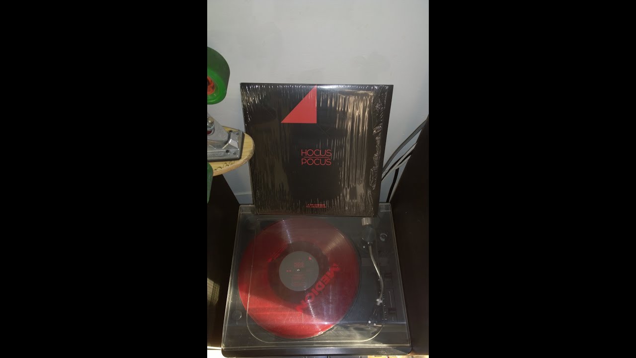 Hocus Pocus – A Mi-Chemin Feat Akhenaton (Vinyle red enregistré RARE 2010)
