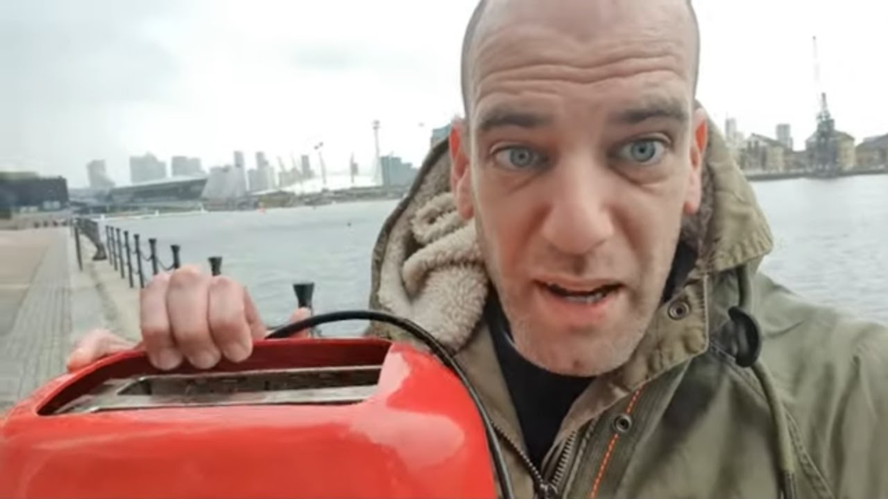 Vlogging With My Toaster! - 300K London Special