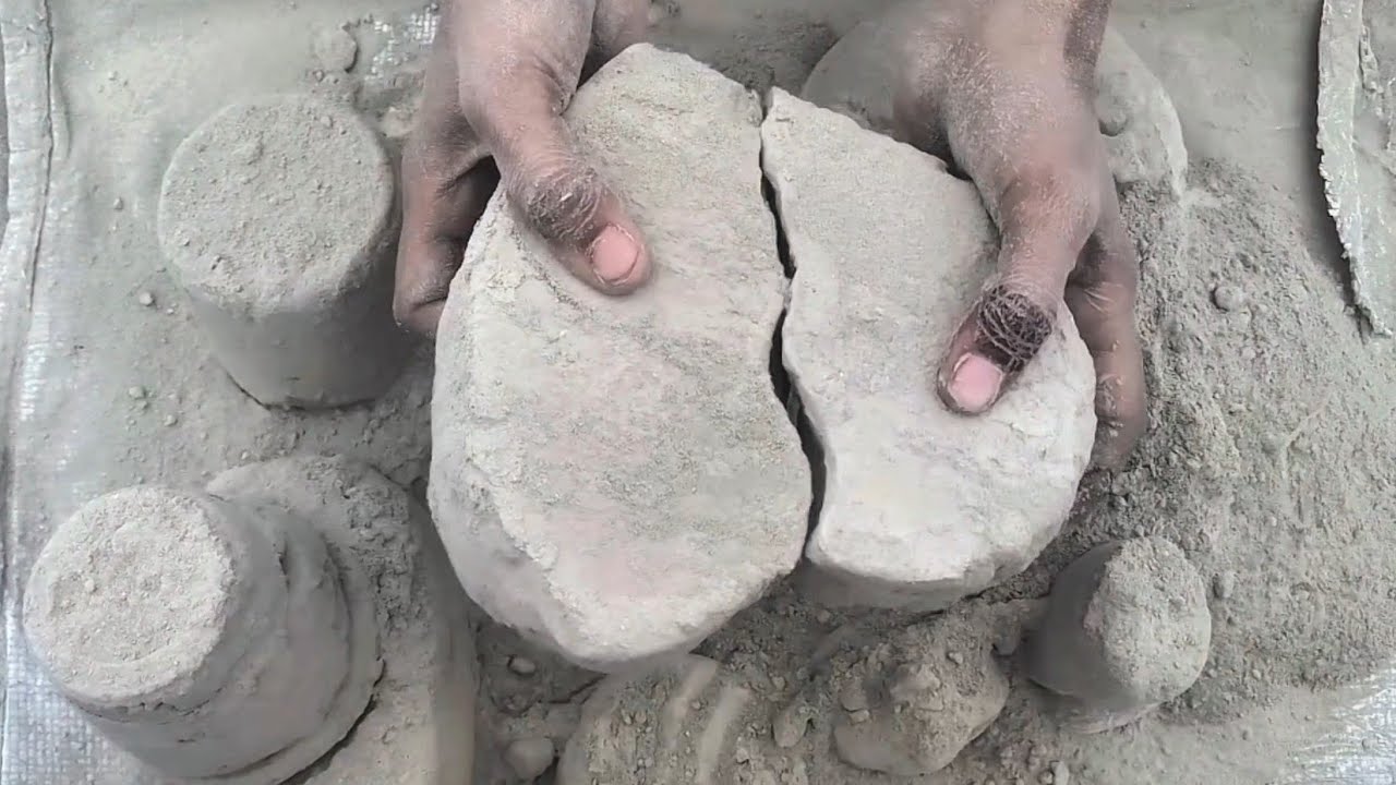 White mud crumbling on floor 😋🤤