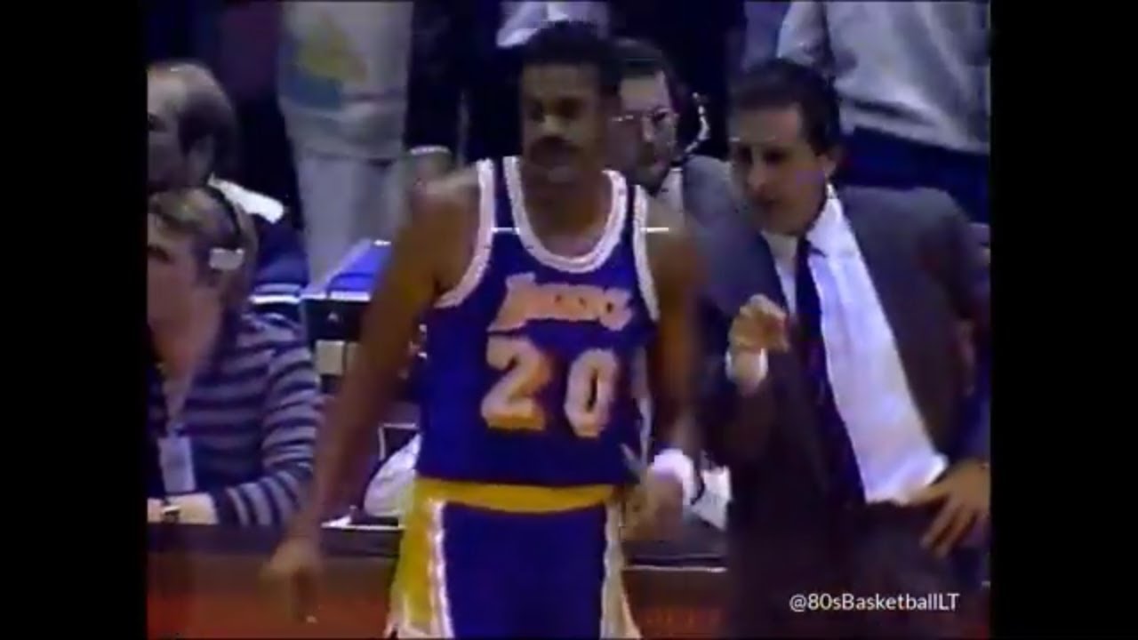 Maurice Lucas 58ft Shot to Tie the Game at the Buzzer!