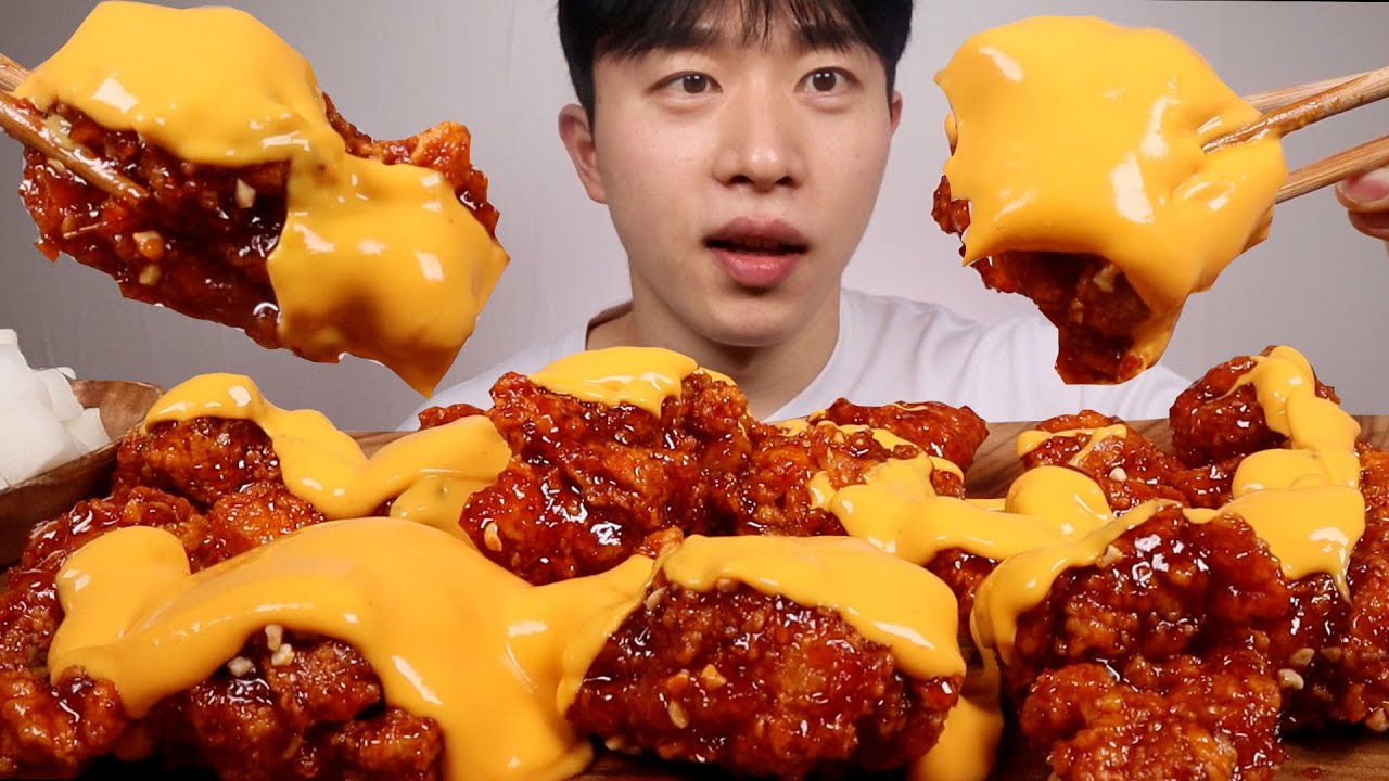 양념치킨에 프리토스 체다치즈 소스 부어서 먹어보겠습니다 ! ! ASMR MUKBANG SPICY SWEET CHICKEN  Cheddar Cheese Sauce
