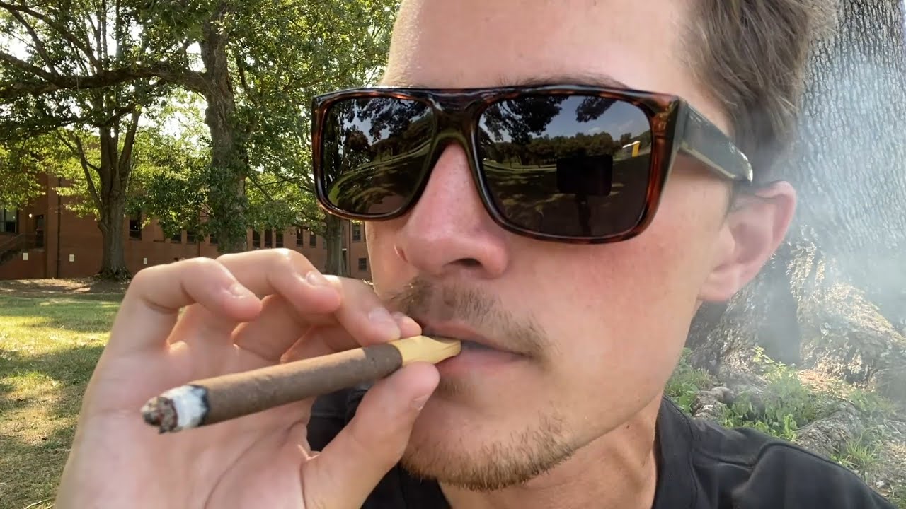 Smoking a 1.5 Year Old Black & Mild I Forgot About in a Drawer