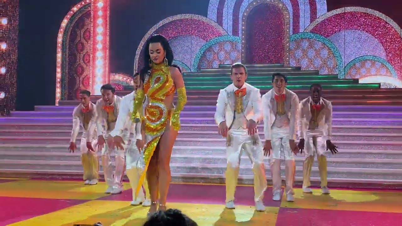 Smile / Roar - Katy Perry - PLAY 01/12/22 - Las Vegas
