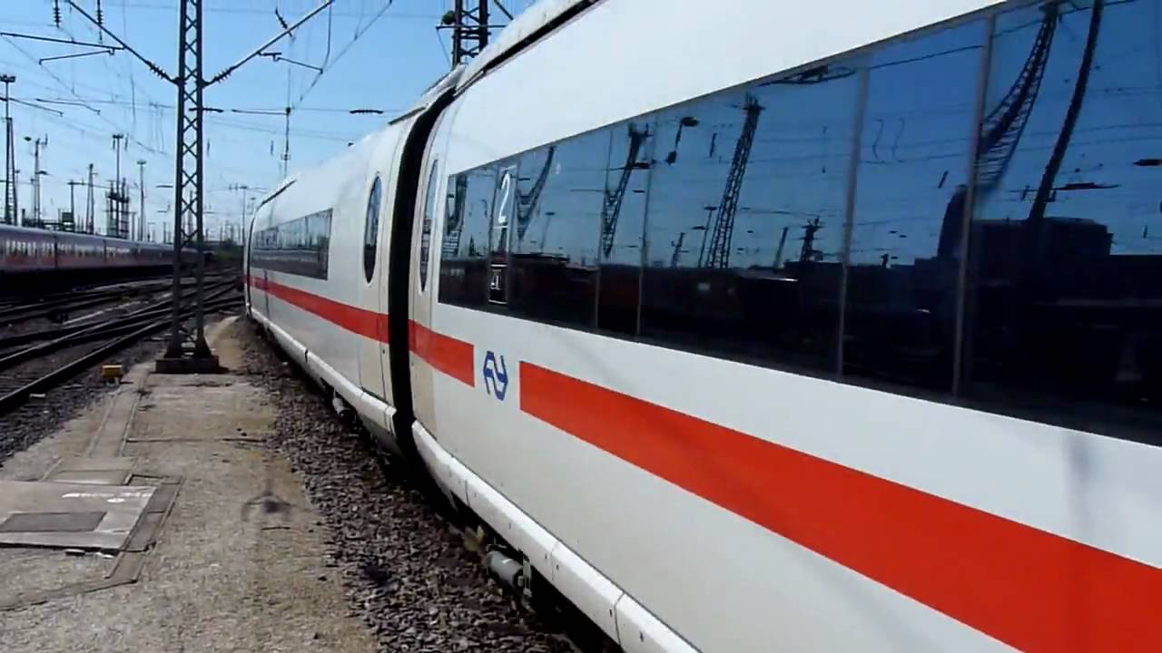Ausfahrt des ICE Internationa mit zwei Zugteilen über Brüssel mit Weiterfahrt nach Amsterdam
