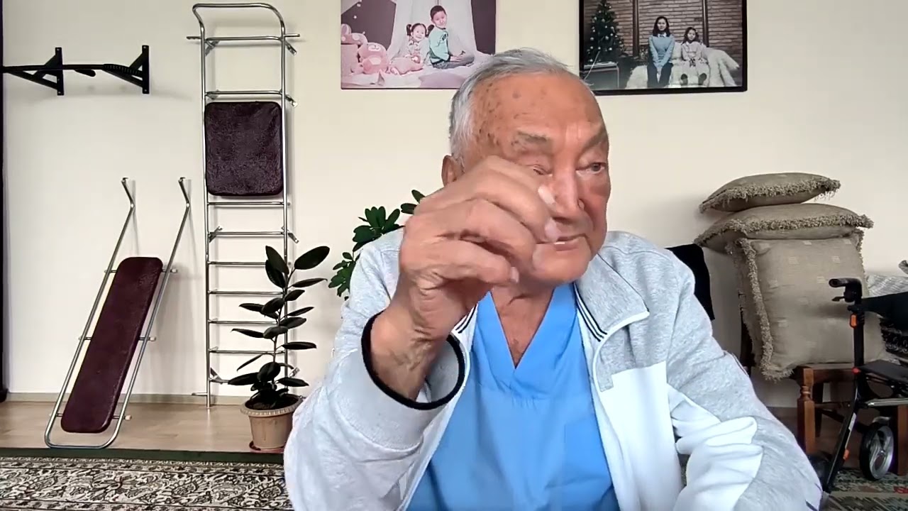 М. Мамакеев: Апийим чогулткан кез. 300 сом кем берген колхоздун жетекчиси.