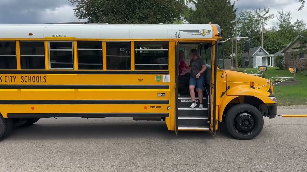 william getting off the bus 2025