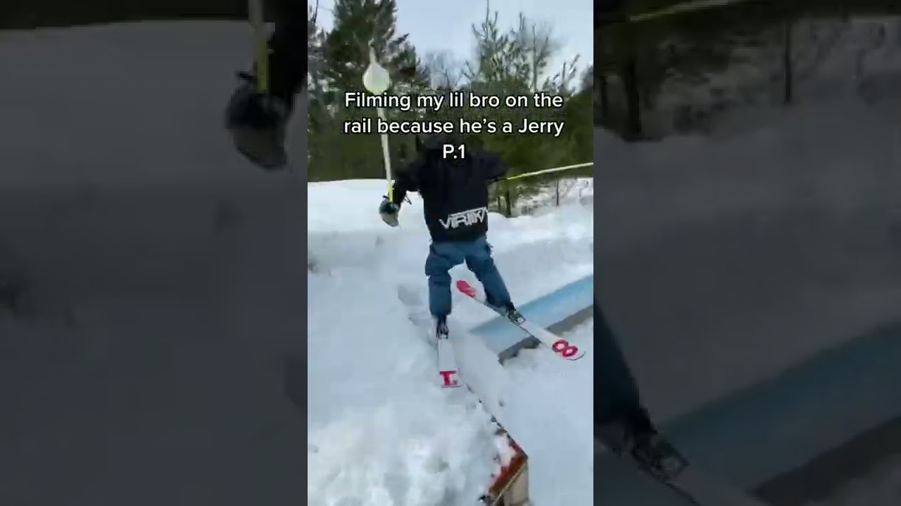 Skiing Backyard Rail ⛷