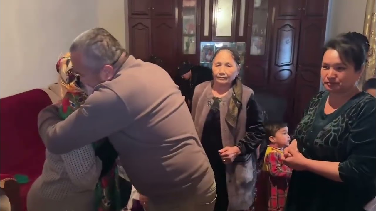 NODIRBEK STUDIO.  ENAJONIM UMRINGIZ UZUN BOʻLSIN