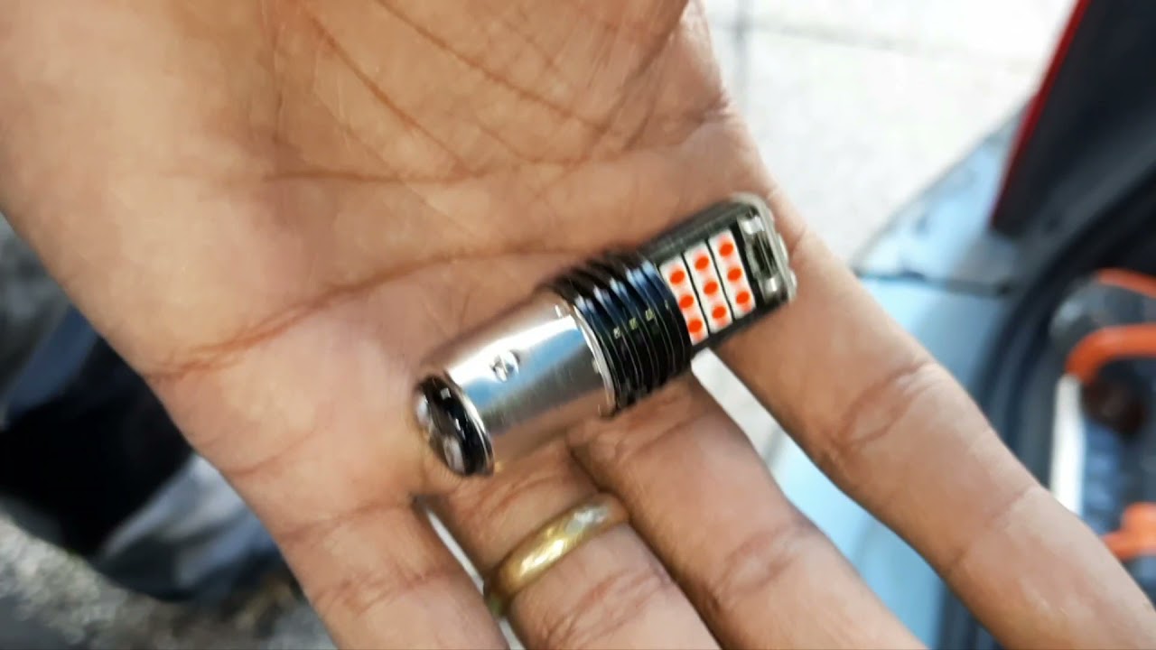 Comment remplacer les Ampaules halogène par les LED sur un espace 4? Replacement of LED on espace 4