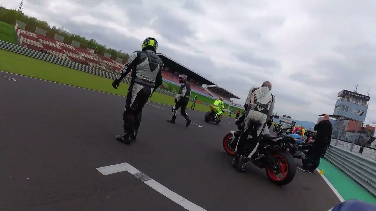 Suzuki GSXS 1000 Onboard Autodrom Most  | Endurance Rennen