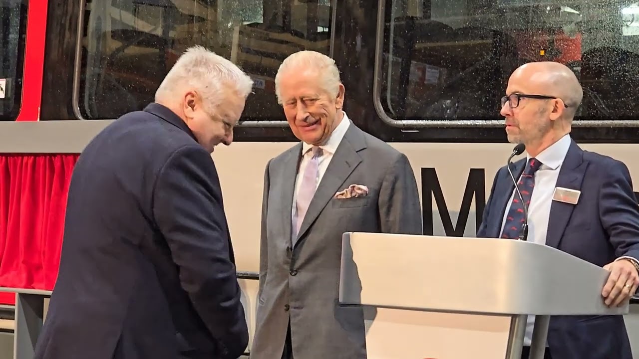 HRH King Charles 111 открывает трамвайное депо Walnut Tree в TFW 14 ноября 2025 года